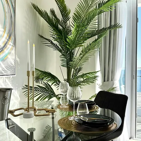 The Ocean - Luxury At The Harbor Apartment
