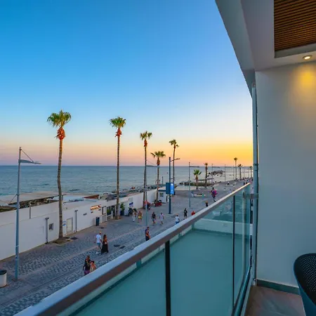 The Ocean - Luxury At The Harbor 파포스