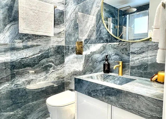 The Ocean - Luxury At The Harbor