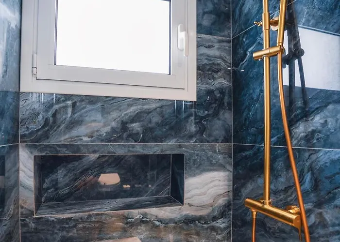 The Ocean - Luxury At The Harbor Appartement Paphos