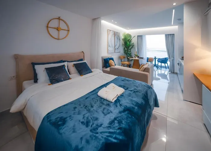The Ocean - Luxury At The Harbor Appartement Paphos