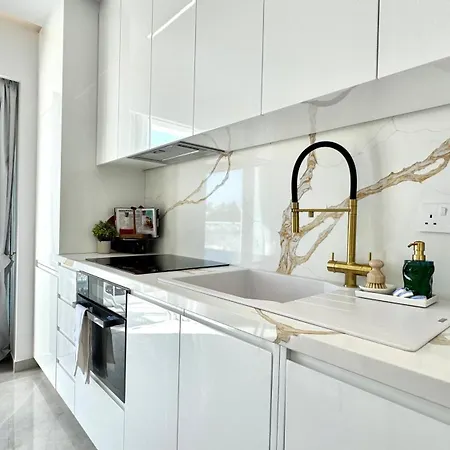 The Ocean - Luxury At The Harbor Pafos