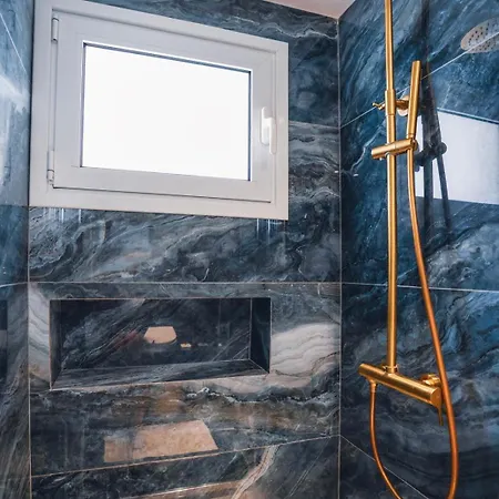 The Ocean - Luxury At The Harbor Apartamento Pafos