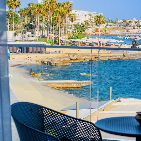 דירה The Ocean - Luxury At The Harbor פאפוס