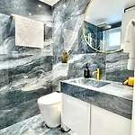 The Ocean - Luxury At The Harbor