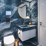 The Ocean - Luxury At The Harbor