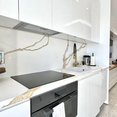 The Ocean - Luxury At The Harbor *