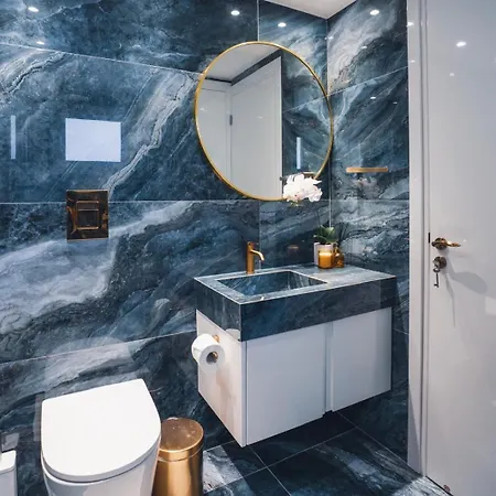 The Ocean - Luxury At The Harbor