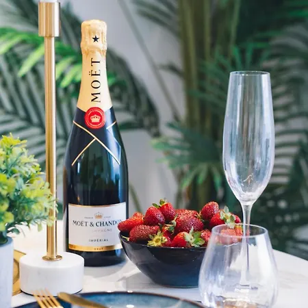 The Ocean - Luxury At The Harbor